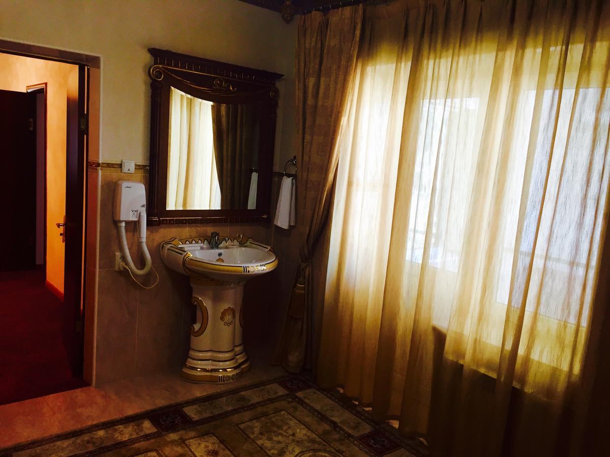 Hotel Ark Ms Taraz Zewnętrze zdjęcie