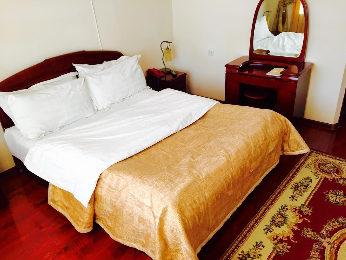 Hotel Ark Ms Taraz Zewnętrze zdjęcie
