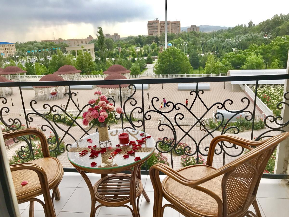 Hotel Ark Ms Taraz Zewnętrze zdjęcie